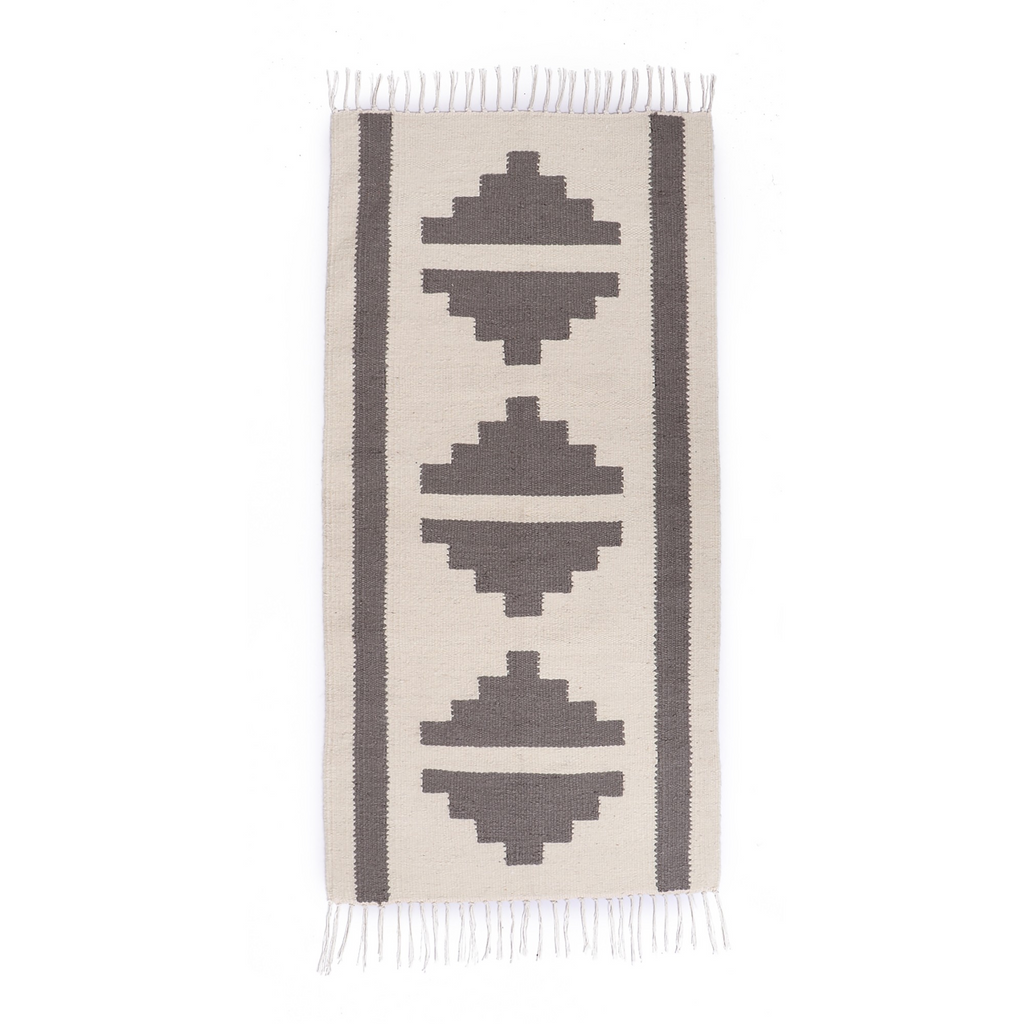 Siwa - Soft grey motifs on ivory - 70 x 140 cm
